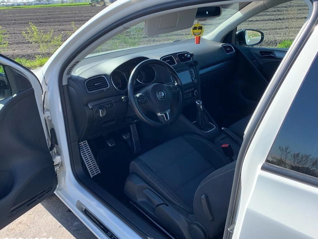 Volkswagen Golf cena 30000 przebieg: 327000, rok produkcji 2011 z Ełk małe 154